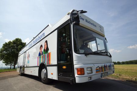 Herbstzeit ist Lesezeit: Der Bücherbus ist auch in den Herbstferien unterwegs © Oliver Krato für den Kreis Paderborn